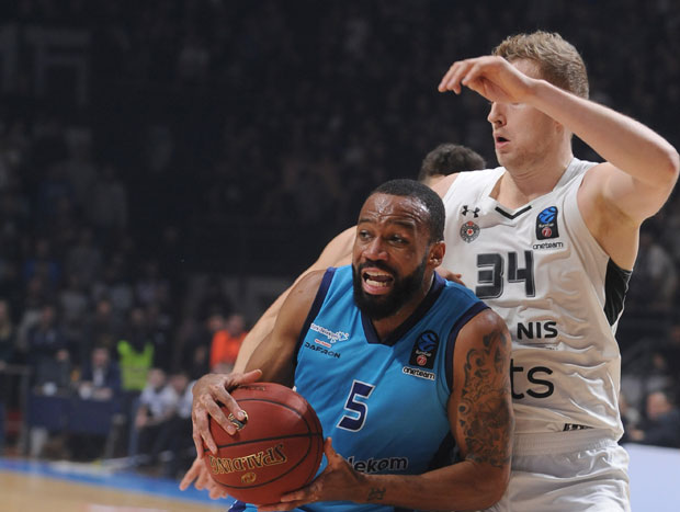 Рединг је Партизанов: Искусног бека само прегледи деле од црно-белог дреса