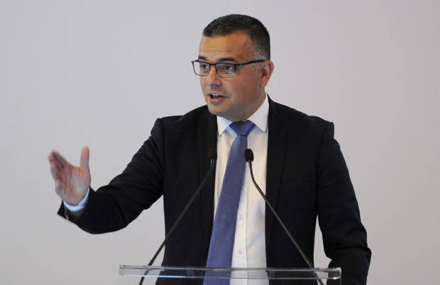 Шпијунка: Торта у воћњаку за Бранислава Недимовића
