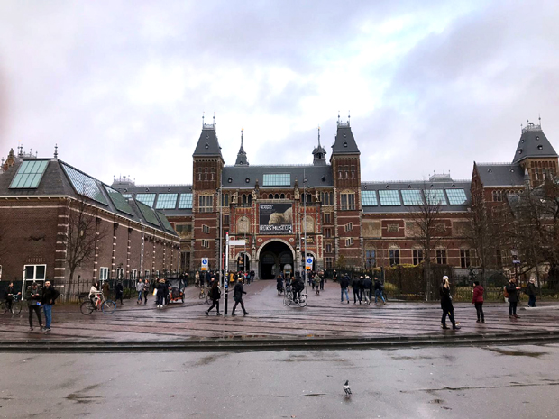 “Новости” у Амстердаму: Киша у Холандији, Ренџерсови навијачи окупирали град, Гробари се спремају за Хаг (ФОТО)