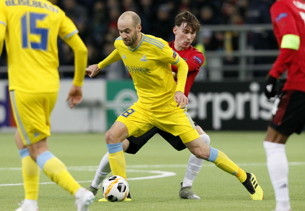 Први пораз Манчестера, прва победа Астане