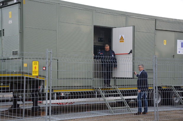 Крушевац спокојније чека зиму: Инсталирана најмодернија мобилна трафо-станица 