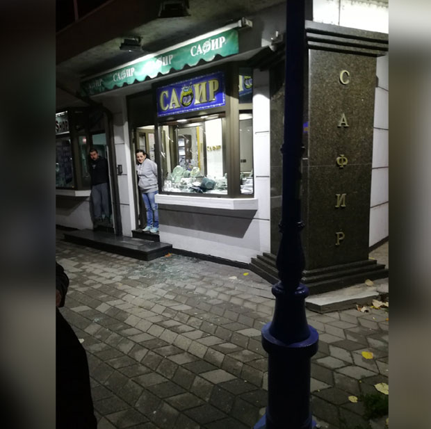 Пљачка златаре у центру Лознице, колима са саучесником побегао ка Ваљеву (ФОТО)