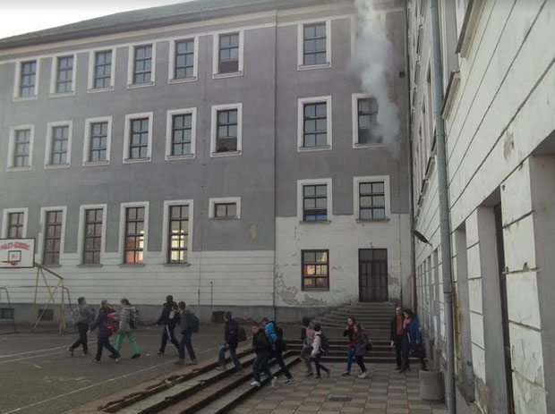 Два осмака се потукла, а потом се родитељ једног умешао: Отац ученика тврди да га није претукао