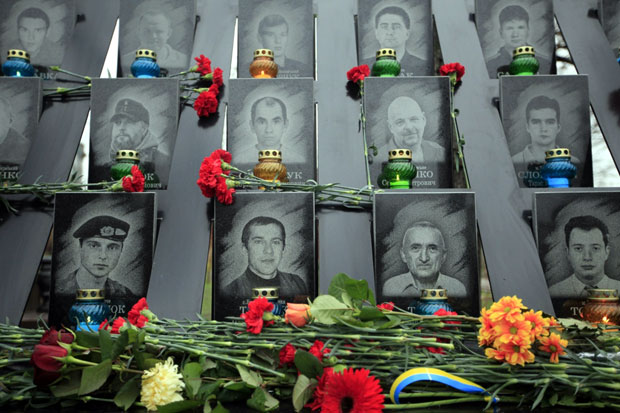 На списак стављали самоубице, алкохоличаре и људе који су умрли од срчаних проблема и упале плућа: Ко су “хероји” Мајдана 2014. године