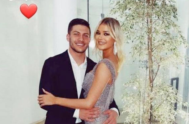 Заљубљени и СРЕЋНИ: Лука Јовић заједно са Софијом прославио нову 2020. ГОДИНУ (ФОТО)