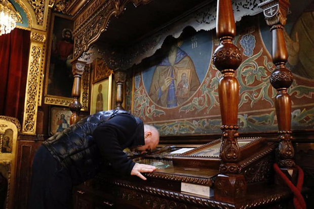 Шпијунка: Ненадова молитва за Косово над моштима краља Милутина