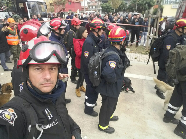 Српски спасиоци наишли на језиве призоре у Албанији: Све време смо били у опасности, тресло се и док смо трагали за преживелима