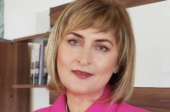 Политички земљотрес у Драчу: Градоначелница рекла да Албанци “морају да буду ЗАДОВОЉНИ СА 50 ЖРТАВА”, због жестоких осуда подноси оставку