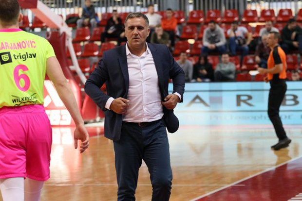 Бајић беснео на играче: Група размажених деришта, занима их само новац