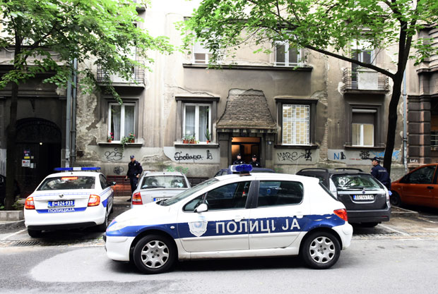 Бошко је избо Јелену док су деца спавала, а затим покушао себи да пререже вене: Убица са Врачара изнео шокантну одбрану, супруга га је чак спречавала да изврши самоубиство!