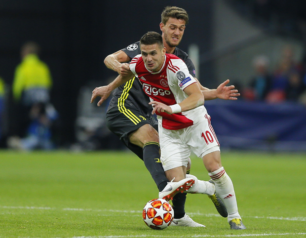 Велико признање за Тадића из Париза: Капитен Ајакса 20. на листи најбољих фудбалера света