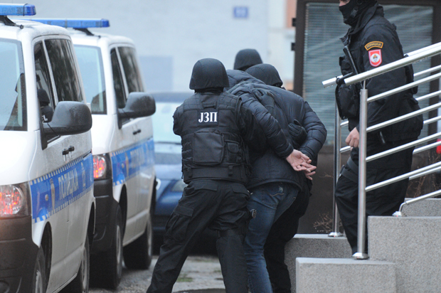 Акција Хидра у Бањалуци: Ухапшене четири особе, опљачкали кладионицу и куће
