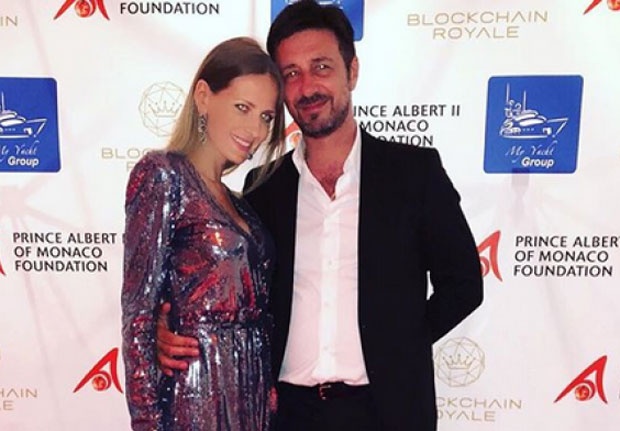 Пре годину дана Миша Огњановић је изрешетан испред стана: Ево где се данас налази његова супруга Сања Папић (ФОТО)