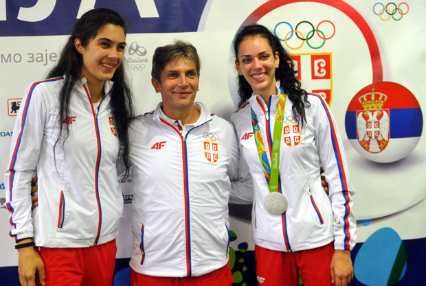 Тијана и Милица се у Москви боре и за мушкарце