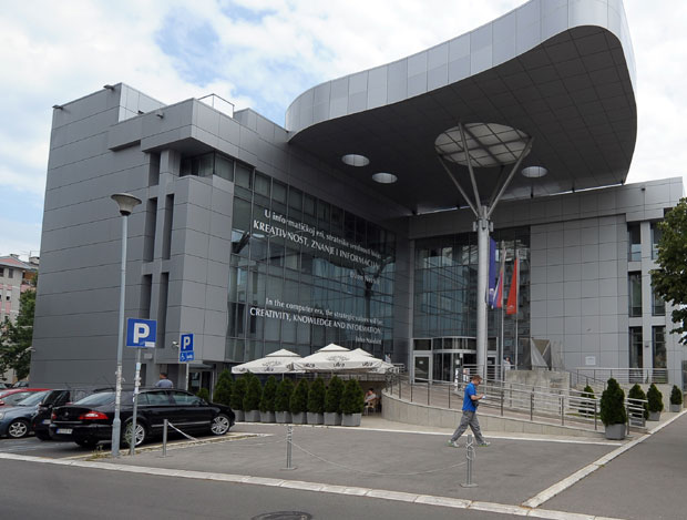 Нови газда нема пара: Мића Јовановић одустао од продаје Мегатренда