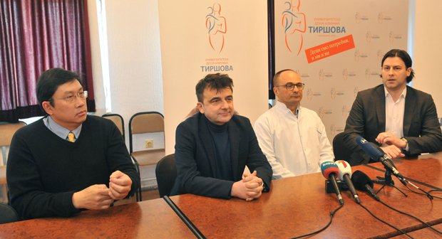 Брат му пружио наду да ће имати потомство: Како је изведена трансплантација тестиса у Тиршовој