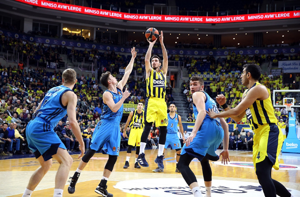 Фенербахче после продужетка победио Албу, Рајс “украо” славу у атинском дербију