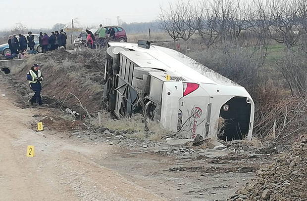 Прве фотографије са места несреће на путу за Копаоник: Аутобус са туристима из Северне Македоније се преврнуо, 18 повређених (ФОТО) 