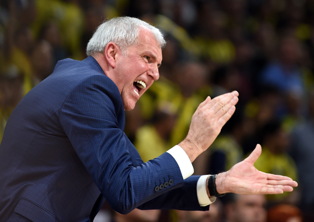 Србин поново беснео на паркету: Обрадовић псовао, скакао, крстио се (ВИДЕО)