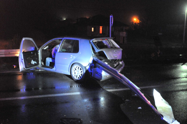 Погинуо возач „голфа“: Тешка саобраћајна несрећа код Врњачке Бање (ФОТО/ВИДЕО)