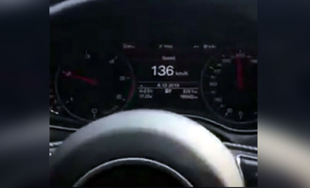 Обилази полицију на ауто-путу, јури брзином од 260 километа на сат и све то снима: Нови снимак дивљања (ВИДЕО)