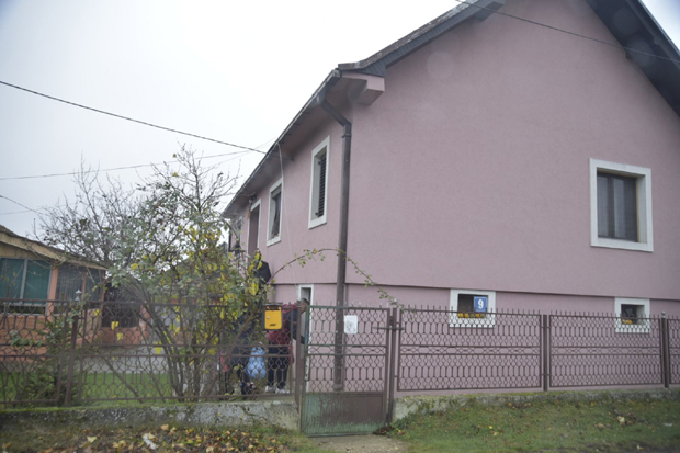 Николиног друга једва смирили кад је чуо шта се десило: Мештани Поповића у шоку после убиства младића у Братислави