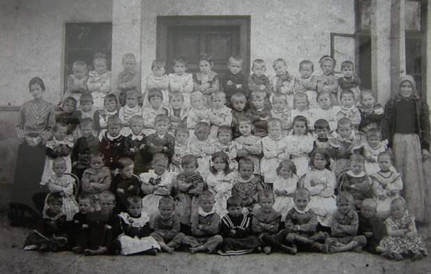 Приче из Војводине: Децу су васпитавале забавиље