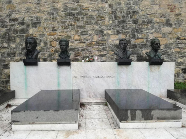 Очишћене гробнице хероја, скрнављење изазвало бурне реакције