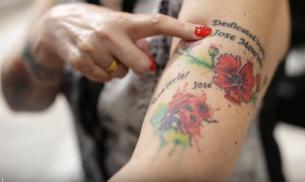 Само су јој деца испред Муриња: 38 тетоважа посветила фудбалском менаџеру и неће стати (ВИДЕО/ФОТО)