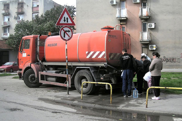 Упозорење због дезинфекције водовода: Наредна четири дана вода забрањена за пиће