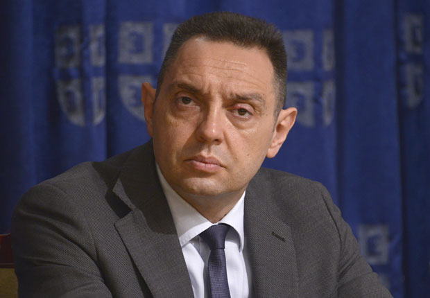 Министар Вулин: Силеџије се не смеју некажњено иживљавати на људима који раде свој посао