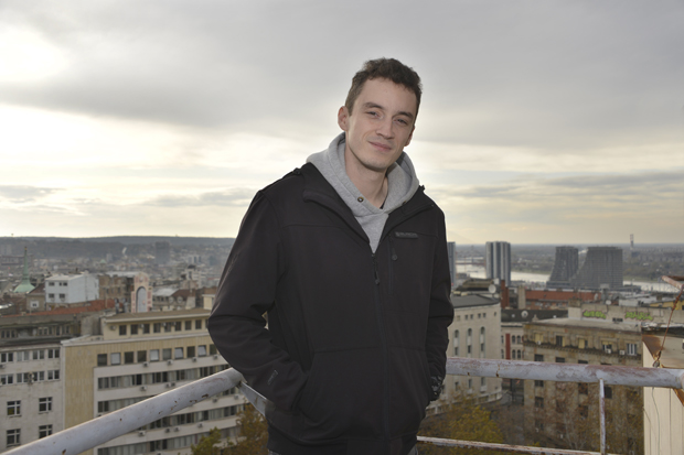 Одувек сам сањао да радим за службу: Љуба Булајић о улогама у Црвеном месецу, Државном службенику, позоришту, војсци, девојци