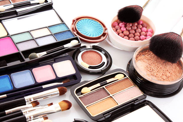 Болест вреба из шминке: Ови производи за улепшавање су потенцијална опасност по здравље