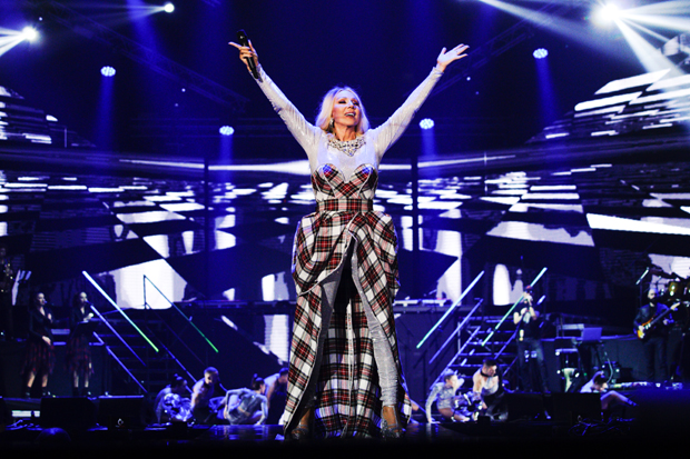  Делиријум у Хрватској: Пуна Арена пева „Југословенку“ (ВИДЕО)