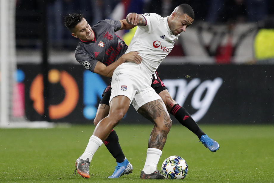 Лион жели да француска лига има приоритет у односу на Лигу шампиона