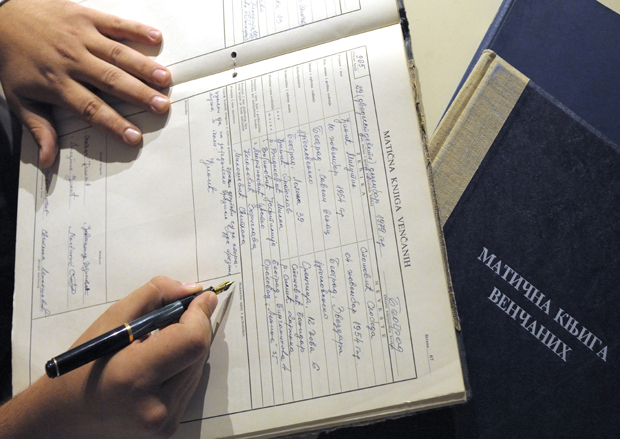 Одзвонило грешкама у упису имена припадника националних мањина: Уз каталог лични подаци без пропуста