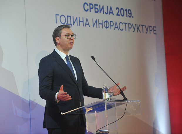 Вучић: Војну индустрију Србије желе да сруше и споља и изнутра, нећу им дозволити