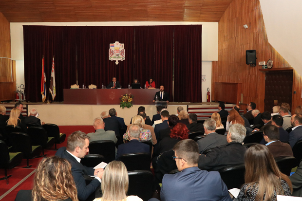 Усвајање буџета у Крагујевцу изазвало полемику: Развој или залет пред изборе?