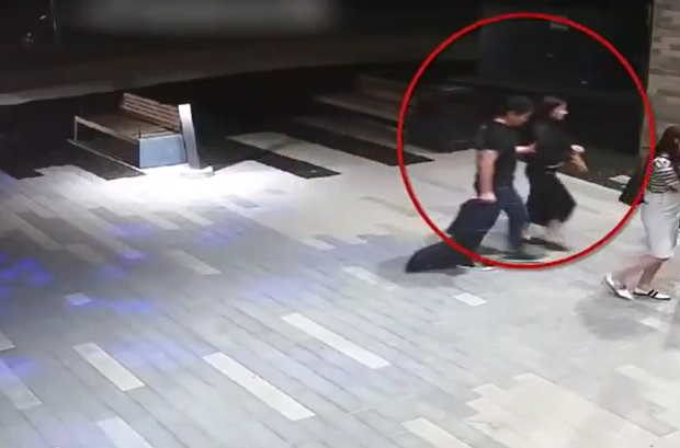 800 милиона људи је назвало проститутком јер је пријавила силовање: Студенткиња тврди да је милијардер обљубио и нико није стао на њену страну (ВИДЕО)