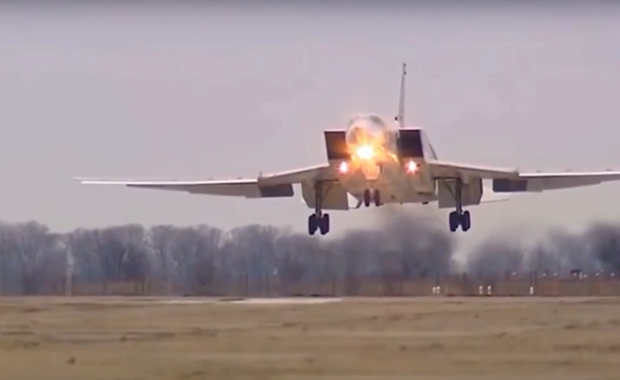 ТУ-22М3 слетео на ливаду: Због квара на мотору руски бомбардер се принудно спустио у Астраханској области, нико није повређен