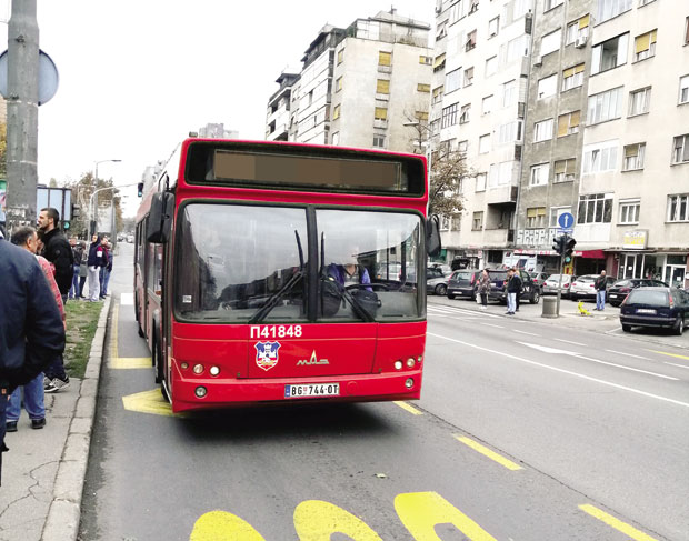 Београд је толико непроходан да заглављени аутобуси сустижу један други, надлежни најавили спас у виду једне мере