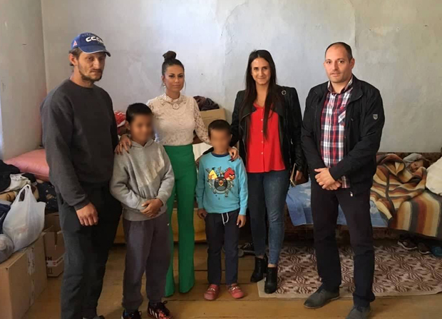 Павловићи са згаришта свог дома побегли у кућу којој се урушио кров: Четири дечака и њихов отац сањају само две ствари
