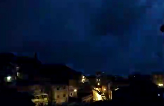 Јако невреме погодило хрватско приморје: Обилне кише у Далмацији и Истри, поплављена Пула (ВИДЕО)