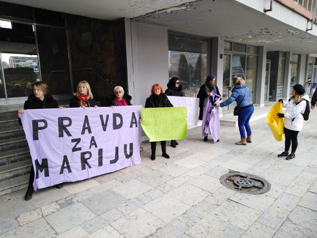 “Зашто лажеш да ме ниси видео уплакану?” Марија Лукић се кроз сузе суочила са Јуткиним сведоком 