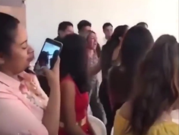 “Волим те, не можеш њу да ожениш!” Бивша упала на венчање и почела да вришти, настао хаос (ВИДЕО)