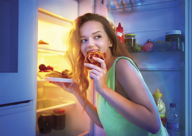 Опрез са храном: Претеран унос ових намирница може довести до гастритиса и болести једњака