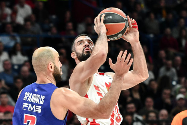 Лазић љут због транспарента упућеног Човићу: Ово је последњи пут да играмо у оваквим условима пред нашим навијачима