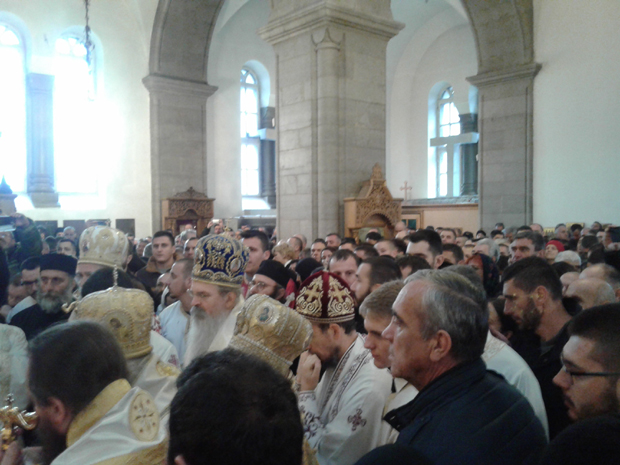 Ни Турци нису радили ово што безбожници желе: Оштар говор Амфилохија на скупу у Никшићу