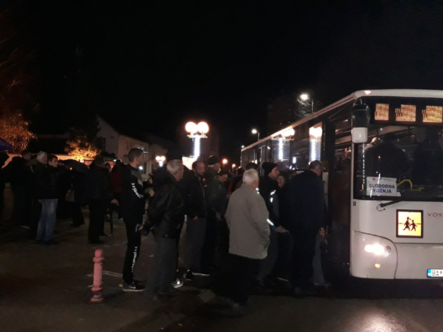 Црквено-народни сабор у цркви Светог Василија: Север Црне Горе кренуо према Никшићу (ФОТО)