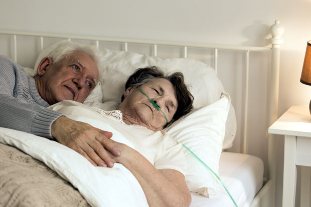 Шта тачно и зашто говоре људи пред своју смрт: Мушкарци зову мајку, војници издају наредбе, а шта говоре болесни...